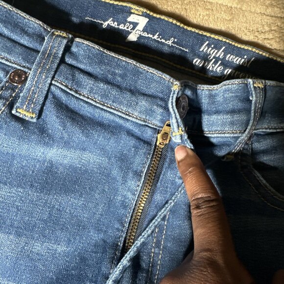 7 For All Mankind Guinevere Jeans Size 31 | High Waist Light Denim Ankle Cut - Picture 4 of 7